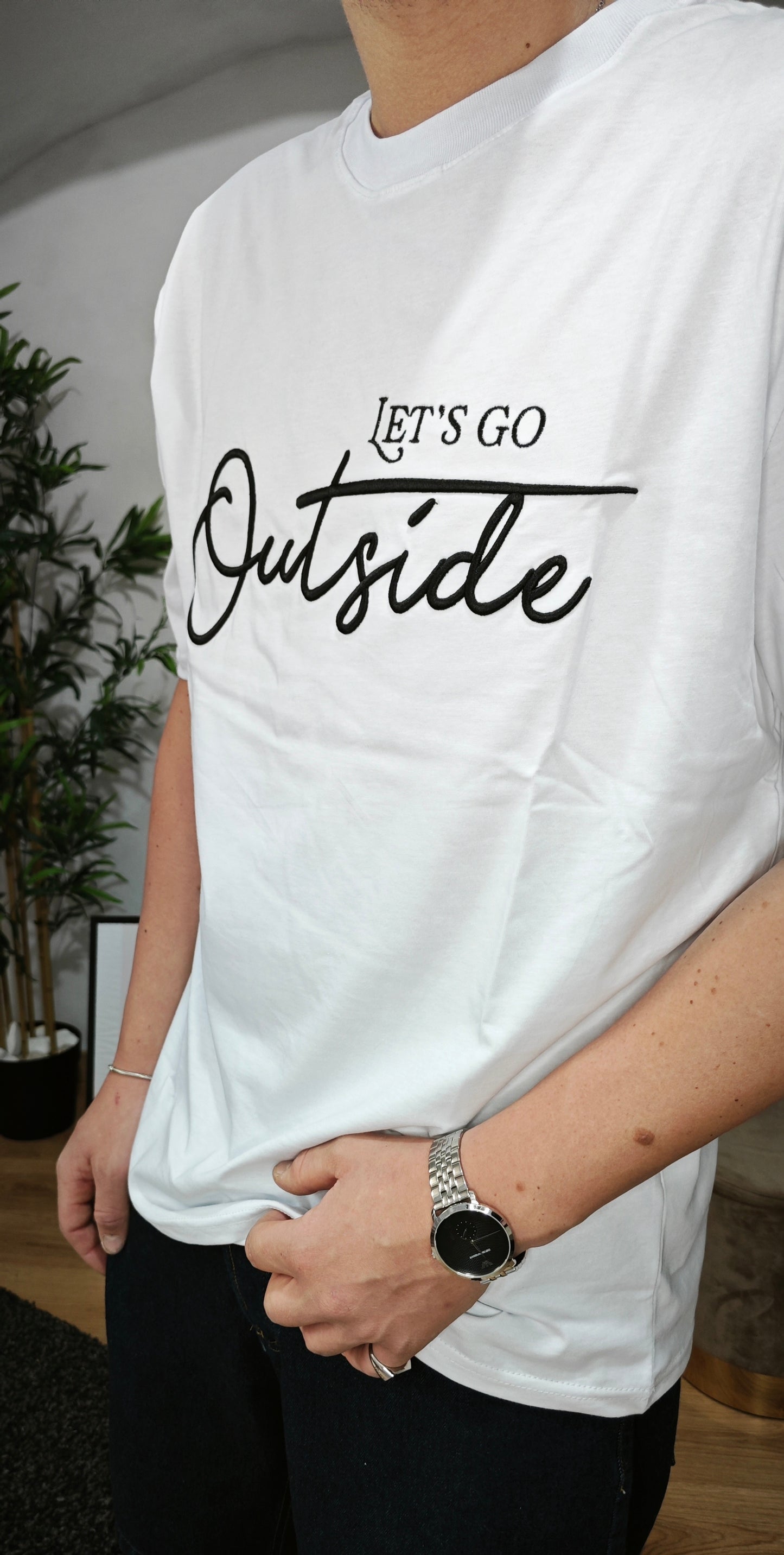 T-Shirt Outside