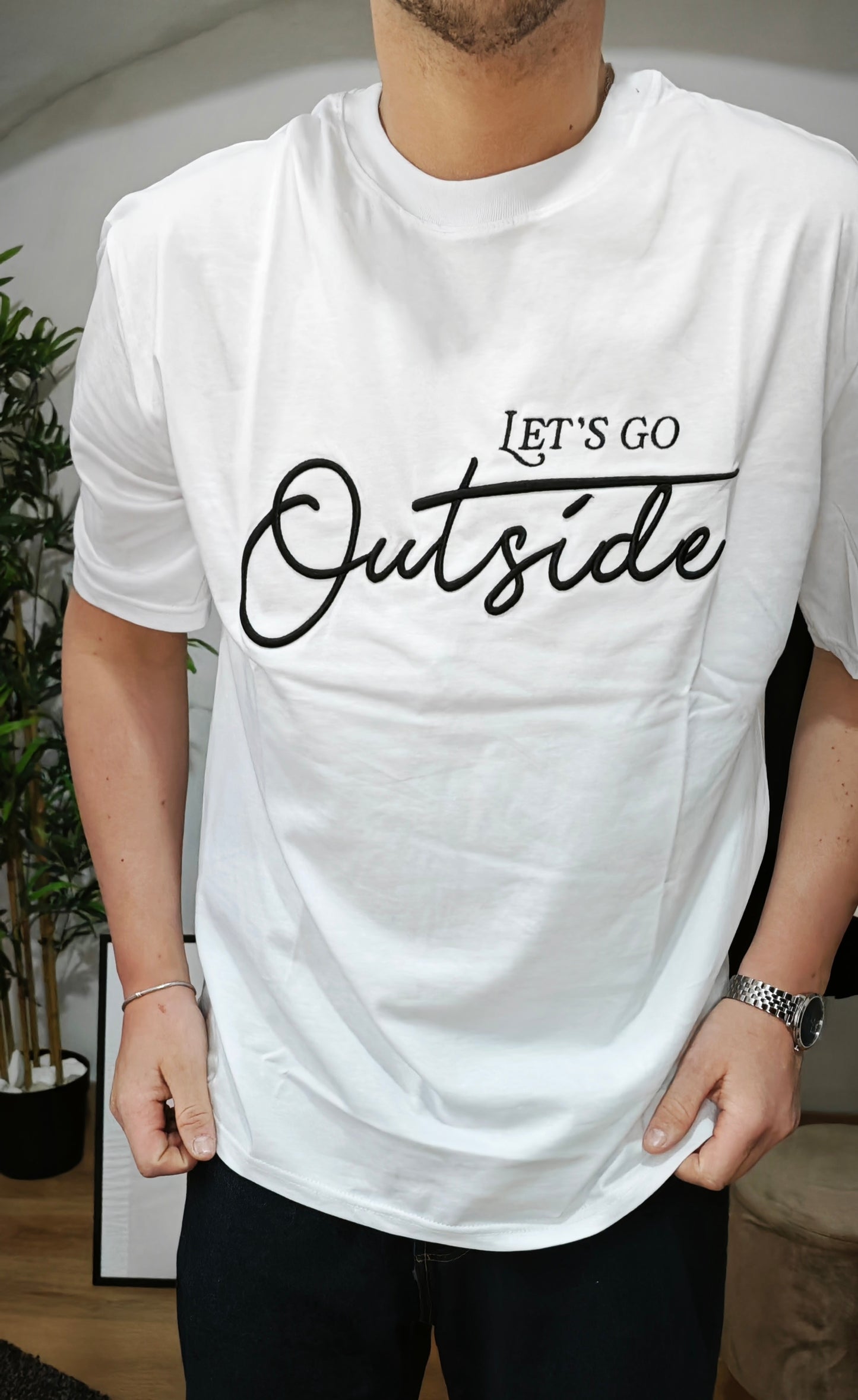 T-Shirt Outside