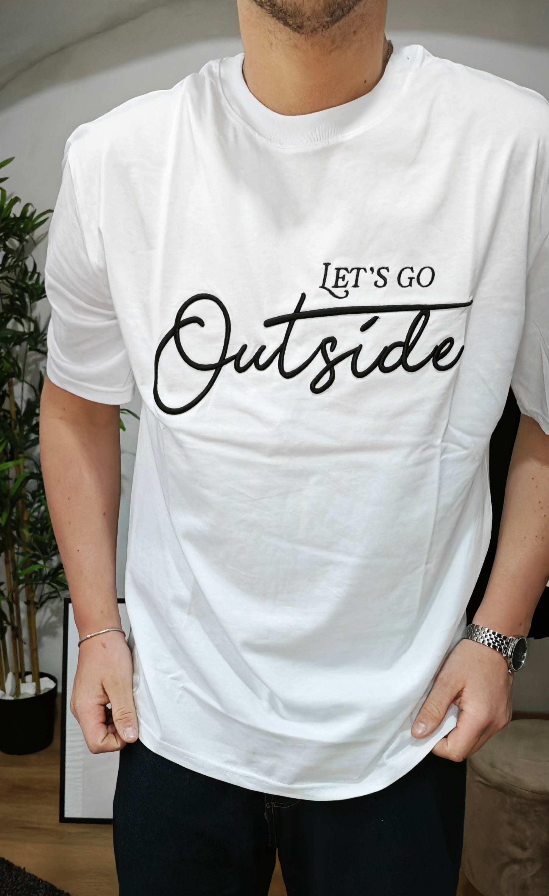 T-Shirt Outside